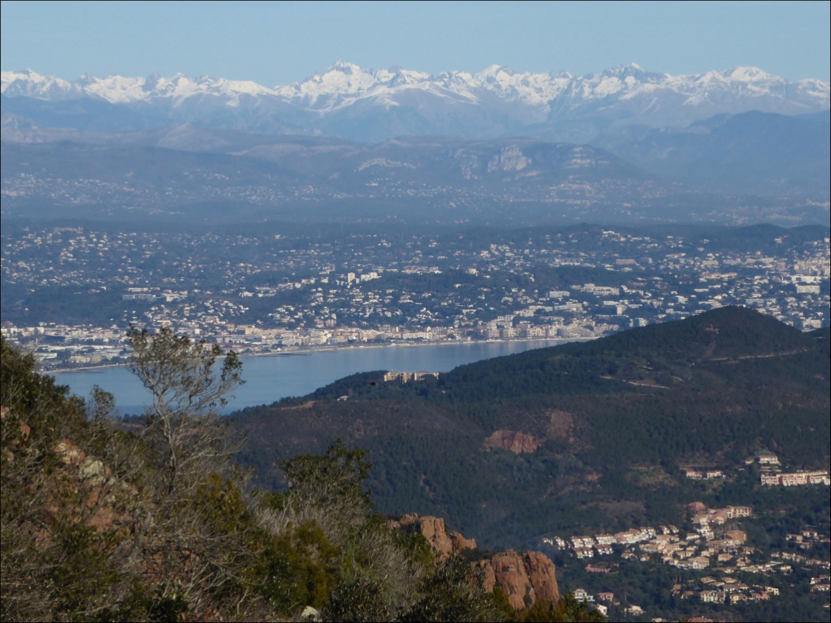 Red Rocks Over the Côte d’Azur, Dec 2018 | inthegooey